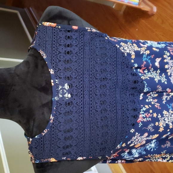 Flower Tank Top - Picture 4 of 8